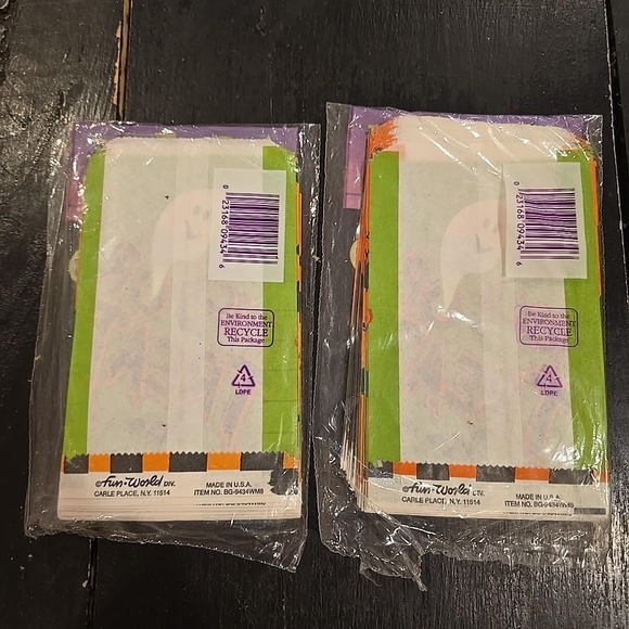 NEW Halloween Treat Bags LOT ~ Pumpkin Shaped, Bats, Paper Bags - Wilton + - Picture 2 of 7